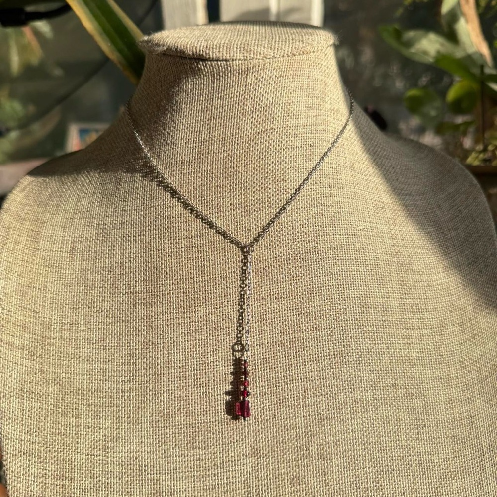 Garnet lariat y necklace